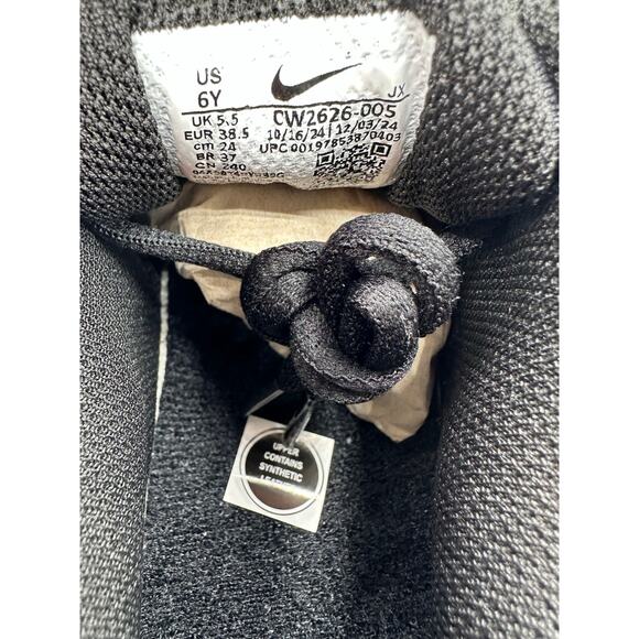 Nike Shox R4 GS “OG” 2025 size 6y/7.5 women’s - Picture 7 of 7